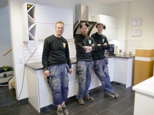 Tre medarbetare på Inredningsbyggarna i Kungälv.