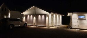 Garage med ny belysning av Brobergs El & VVS.